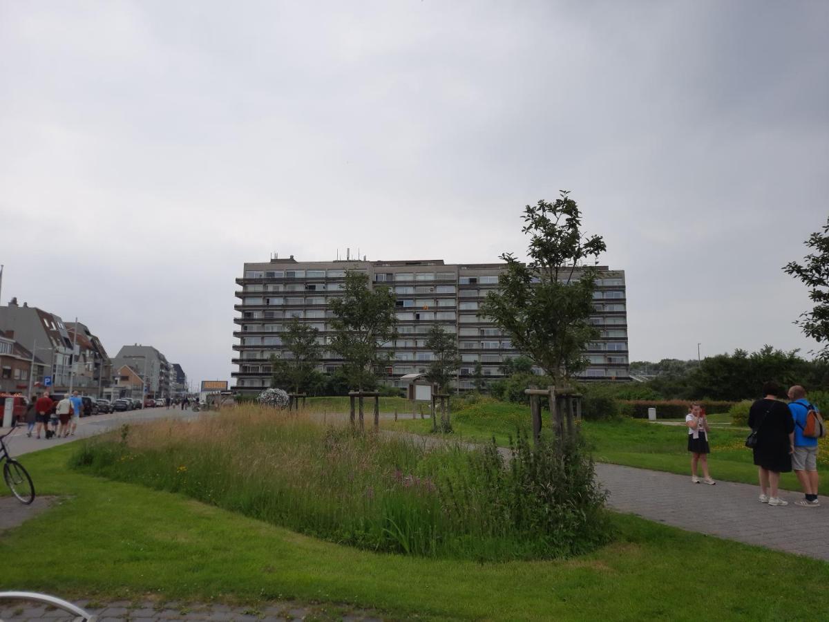 Appartement Residentie Astrid Met Private Parking Bredene Εξωτερικό φωτογραφία